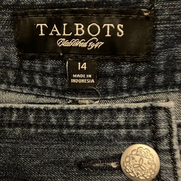 Cropped Dark Wash Jeans with Patch Pockets - Picture 3 of 9